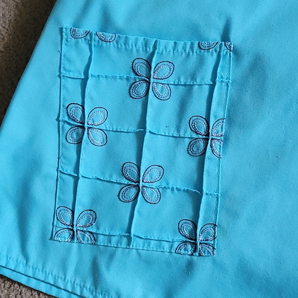 Scrub top - Picture 3 of 5